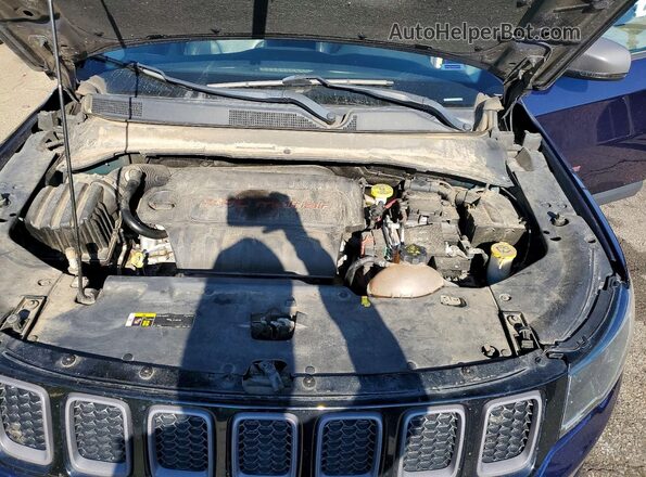 3C4NJDDB2JT234697 2018 JEEP COMPASS Blue უკანა სალონის ხედი