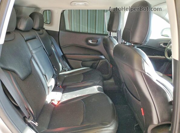 3C4NJDDB2KT712909 2019 JEEP COMPASS Silver 