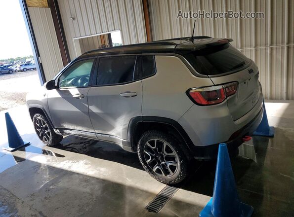 3C4NJDDB2KT712909 2019 JEEP COMPASS Silver 