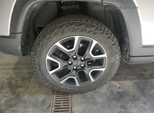 3C4NJDDB2KT712909 2019 JEEP COMPASS Silver 