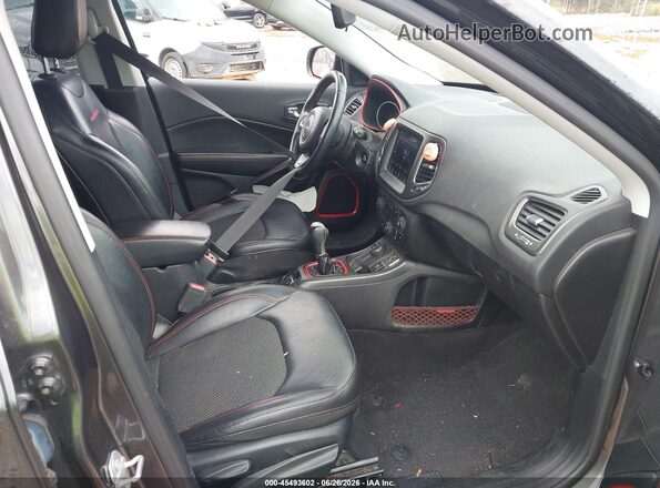 3C4NJDDB2KT739785 2019 JEEP COMPASS Gray წინა სალონის ხედი