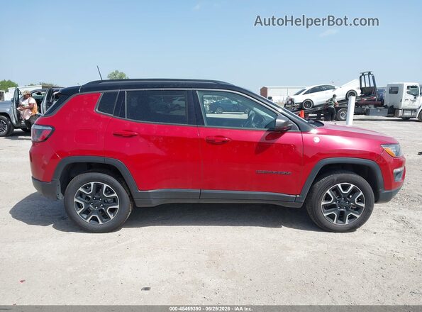 3C4NJDDB2LT238879 2020 JEEP COMPASS Красный Вид задней части салона