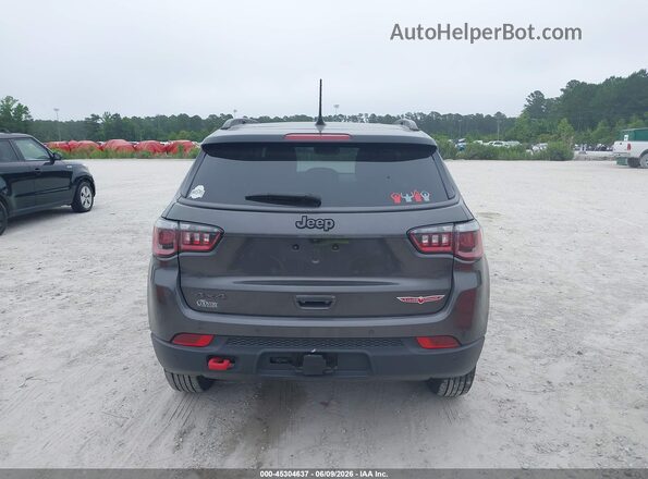 3C4NJDDB3JT281236 2018 JEEP COMPASS Gray 
