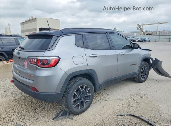 3C4NJDDB3JT485793 2018 JEEP COMPASS Серебряный Задняя правая четверть
