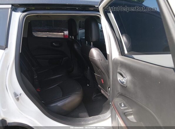 3C4NJDDB3KT721571 2019 JEEP COMPASS White VIN կոդի պիտակի տեսք