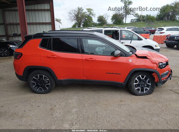 3C4NJDDB3MT600624 2021 JEEP COMPASS Оранжевый Вид задней части салона