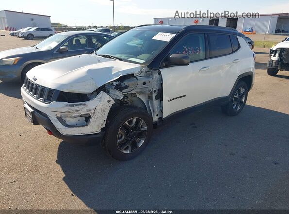 3C4NJDDB4JT357644 2018 JEEP COMPASS White Առջևի ձախ երեք քառորդ տեսարան