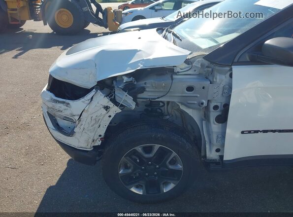 3C4NJDDB4JT357644 2018 JEEP COMPASS White Դիմացի տեսք