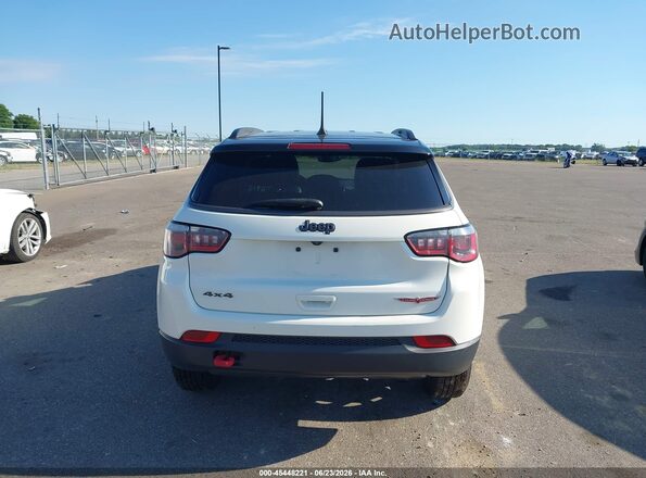 3C4NJDDB4JT357644 2018 JEEP COMPASS White 