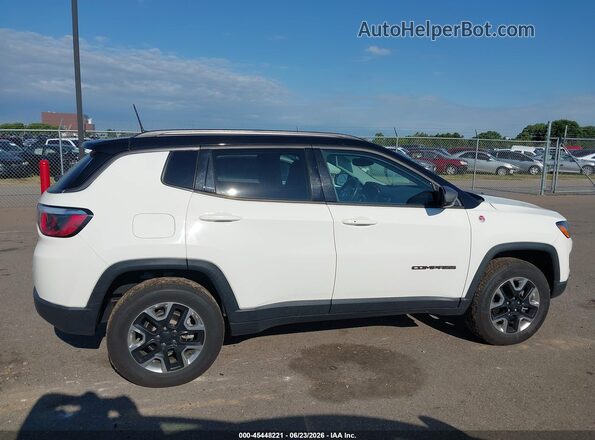 3C4NJDDB4JT357644 2018 JEEP COMPASS White Սալոնի 360 աստիճան տեսք