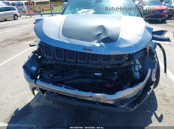 3C4NJDDB4LT214440 2020 JEEP COMPASS Silver უკანა სალონის ხედი