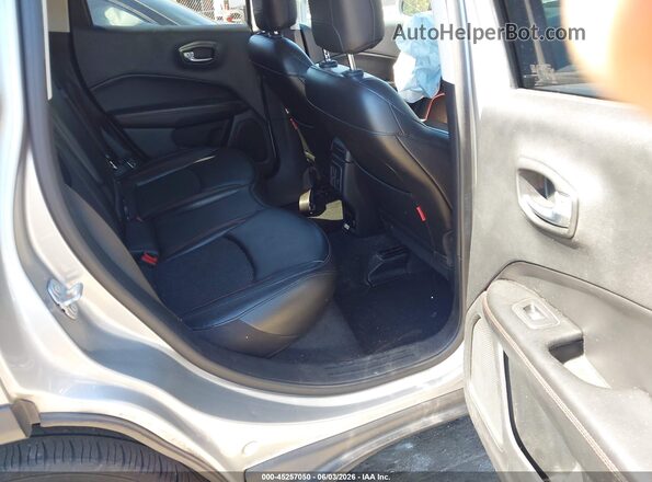 3C4NJDDB4LT214440 2020 JEEP COMPASS Silver VIN კოდის სტიკერის ხედი