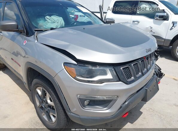 3C4NJDDB5HT665965 2017 JEEP NEW COMPASS Silver Front view