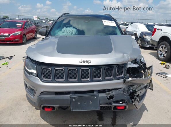 3C4NJDDB5HT665965 2017 JEEP NEW COMPASS Silver Instrument cluster view