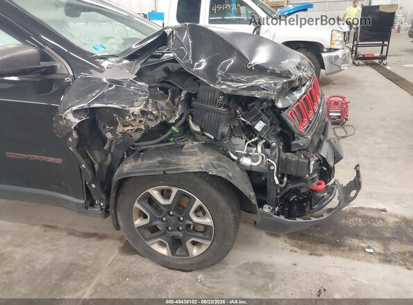 3C4NJDDB5JT207302 2018 JEEP COMPASS Черный Вид спереди