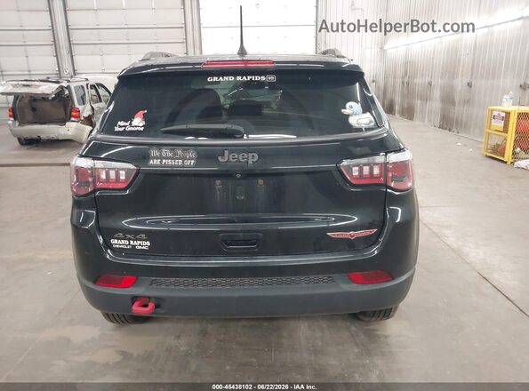 3C4NJDDB5JT207302 2018 JEEP COMPASS Черный 