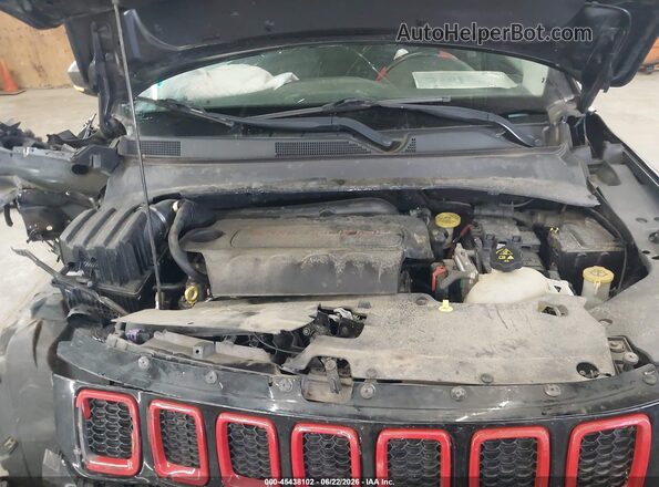3C4NJDDB5JT207302 2018 JEEP COMPASS Черный Вид сзади