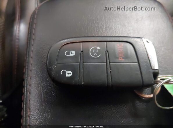 3C4NJDDB5JT207302 2018 JEEP COMPASS Черный Вид панели приборов