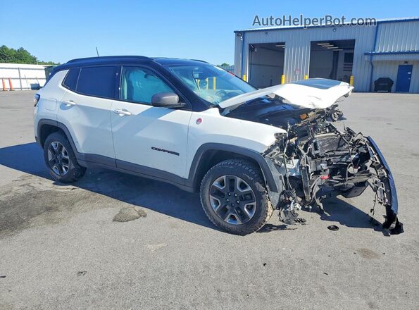 3C4NJDDB5JT451256 2018 JEEP COMPASS White Front right