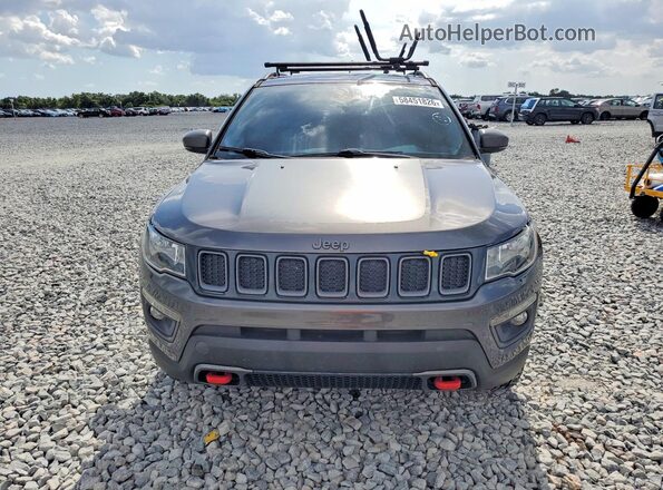 3C4NJDDB5KT759898 2019 JEEP COMPASS Gray Front view