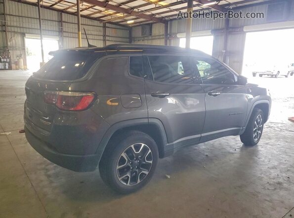 3C4NJDDB5KT790553 2019 JEEP COMPASS Gray Задня права чверть