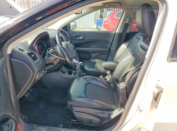 3C4NJDDB5KT795378 2019 JEEP COMPASS Белый 