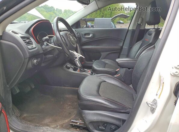 3C4NJDDB5MT576844 2021 JEEP COMPASS White Вид салону спереду