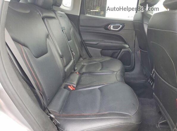 3C4NJDDB5NT200663 2022 JEEP COMPASS Silver უკანა სალონის ხედი