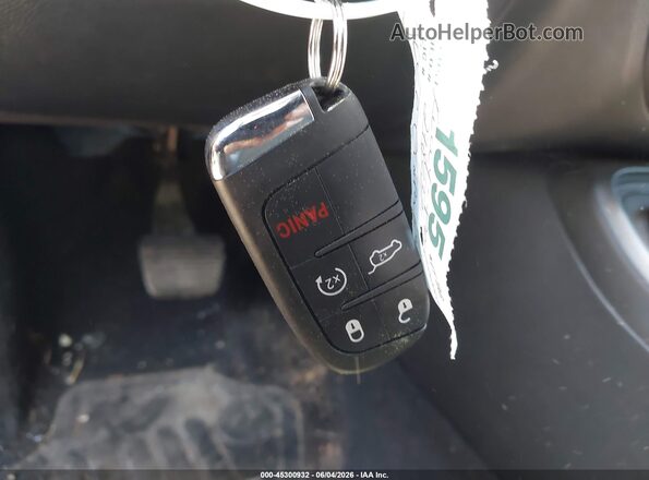 3C4NJDDB6JT153749 2018 JEEP COMPASS Black Widok deski rozdzielczej