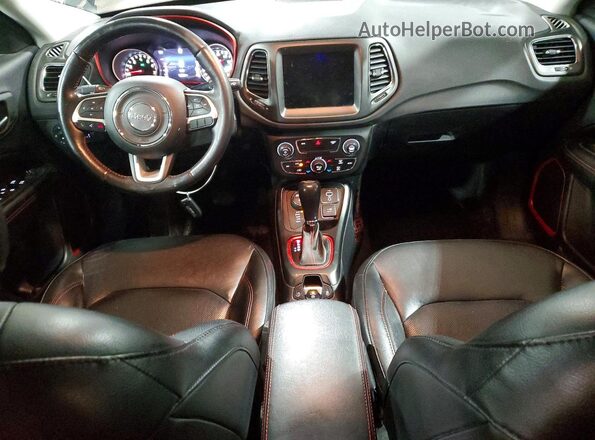 3C4NJDDB6JT262731 2018 JEEP COMPASS Black Вид панелі приладів
