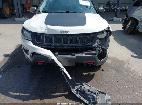 3C4NJDDB6KT668199 2019 JEEP COMPASS White Вид спереду