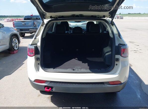 3C4NJDDB6KT668199 2019 JEEP COMPASS White 