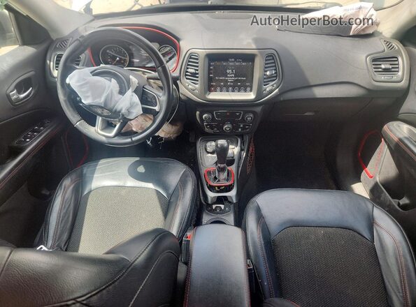 3C4NJDDB6LT126716 2020 JEEP COMPASS Silver 
