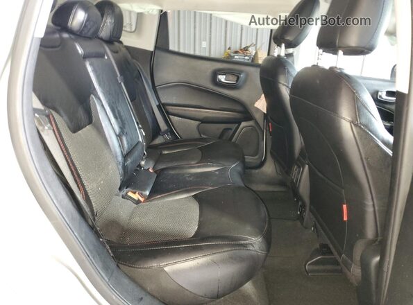 3C4NJDDB6LT189248 2020 JEEP COMPASS Gray Սալոնի հետևի տեսք