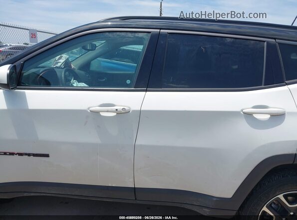 3C4NJDDB6MT589926 2021 JEEP COMPASS White Widok wnętrza 360 stopni