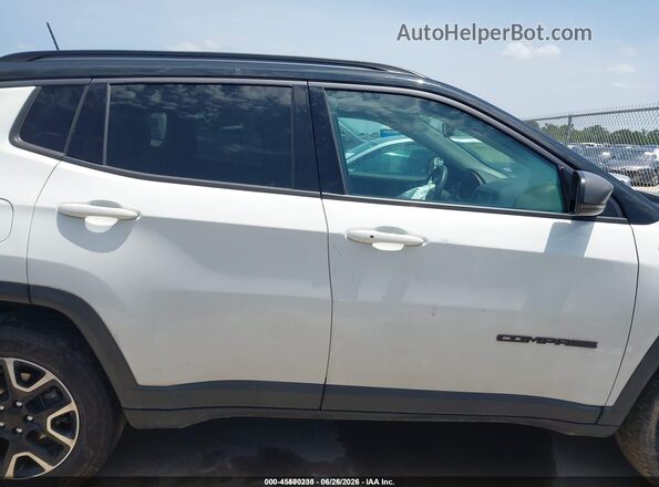 3C4NJDDB6MT589926 2021 JEEP COMPASS White Widok wnętrza z tyłu