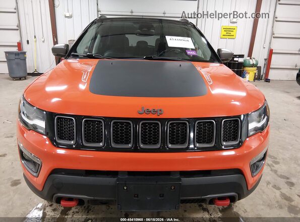 3C4NJDDB7JT230256 2018 JEEP COMPASS Orange ხელსაწყოთა პანელის ხედი