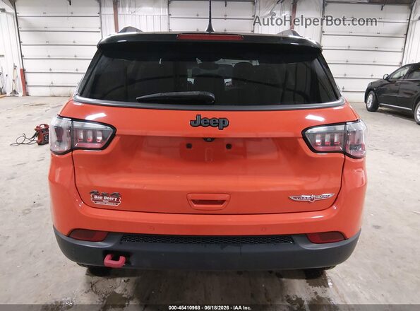 3C4NJDDB7JT230256 2018 JEEP COMPASS Orange 