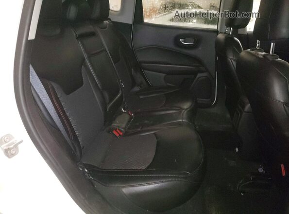 3C4NJDDB7KT721637 2019 JEEP COMPASS White 