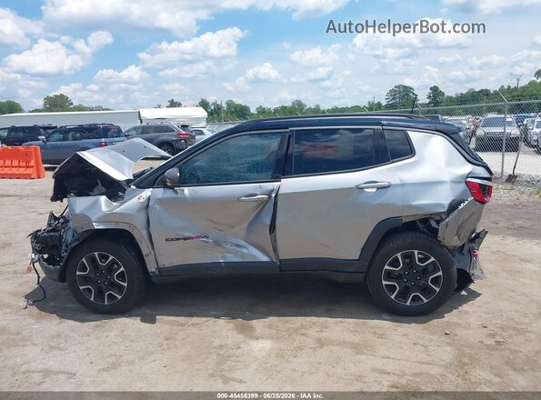 3C4NJDDB7KT790540 2019 JEEP COMPASS Silver 360 interior view