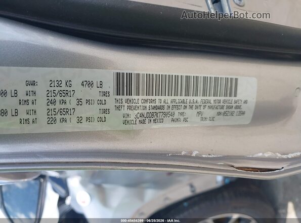 3C4NJDDB7KT790540 2019 JEEP COMPASS Silver Engine compartment view