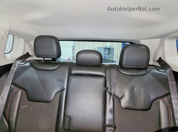 3C4NJDDB7LT234648 2020 JEEP COMPASS Black Widok tylnych siedzeń