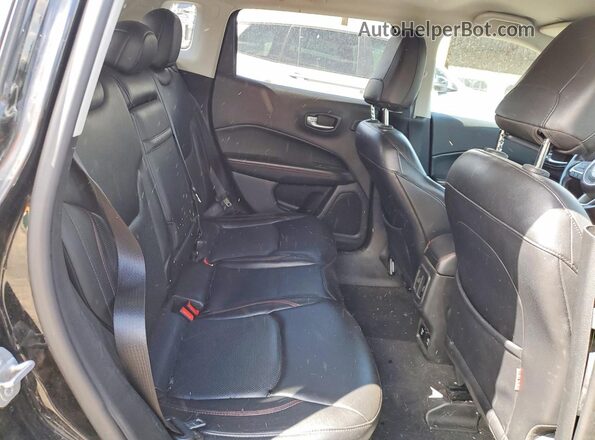 3C4NJDDB8HT635410 2017 JEEP COMPASS Black Вид задніх сидінь