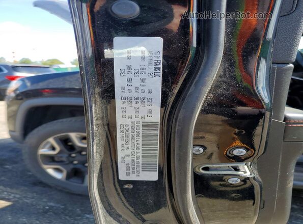 3C4NJDDB8HT635410 2017 JEEP COMPASS Black Вид підкапотного простору