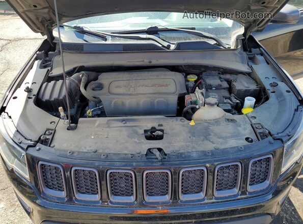 3C4NJDDB8HT635410 2017 JEEP COMPASS Black Вид задньої частини салону
