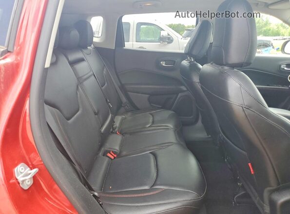 3C4NJDDB8JT147791 2018 JEEP COMPASS Red 