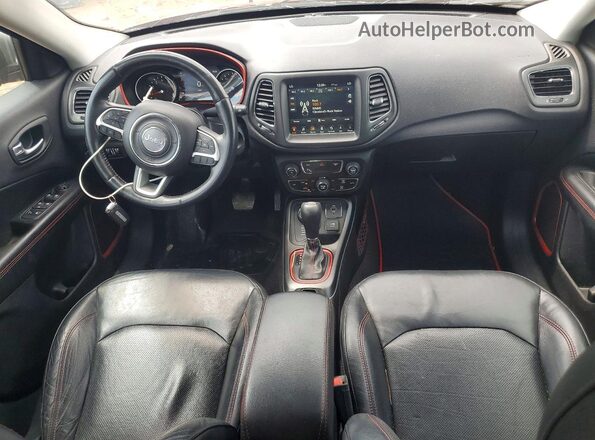 3C4NJDDB8JT147791 2018 JEEP COMPASS Red 