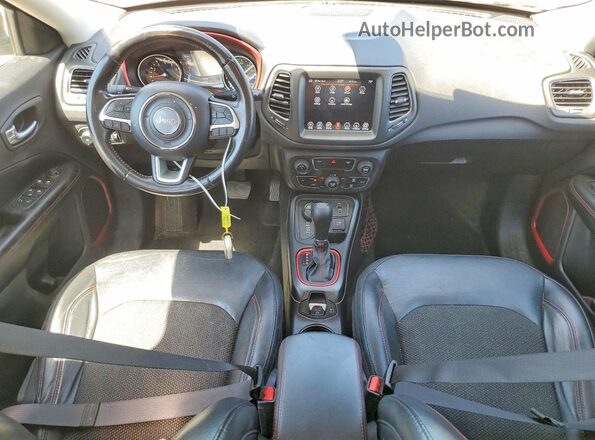 3C4NJDDB8LT177618 2020 JEEP COMPASS Silver 