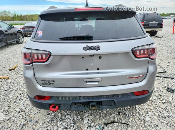 3C4NJDDB9HT660266 2017 JEEP COMPASS Серебряный Вид сзади