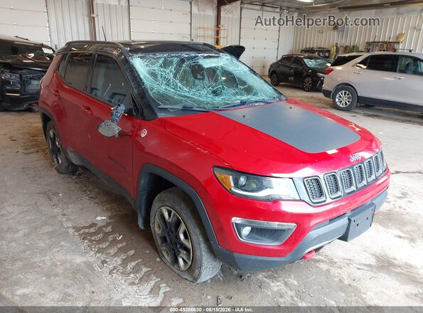 3C4NJDDB9JT128294 2018 JEEP COMPASS Red Widok z przodu
